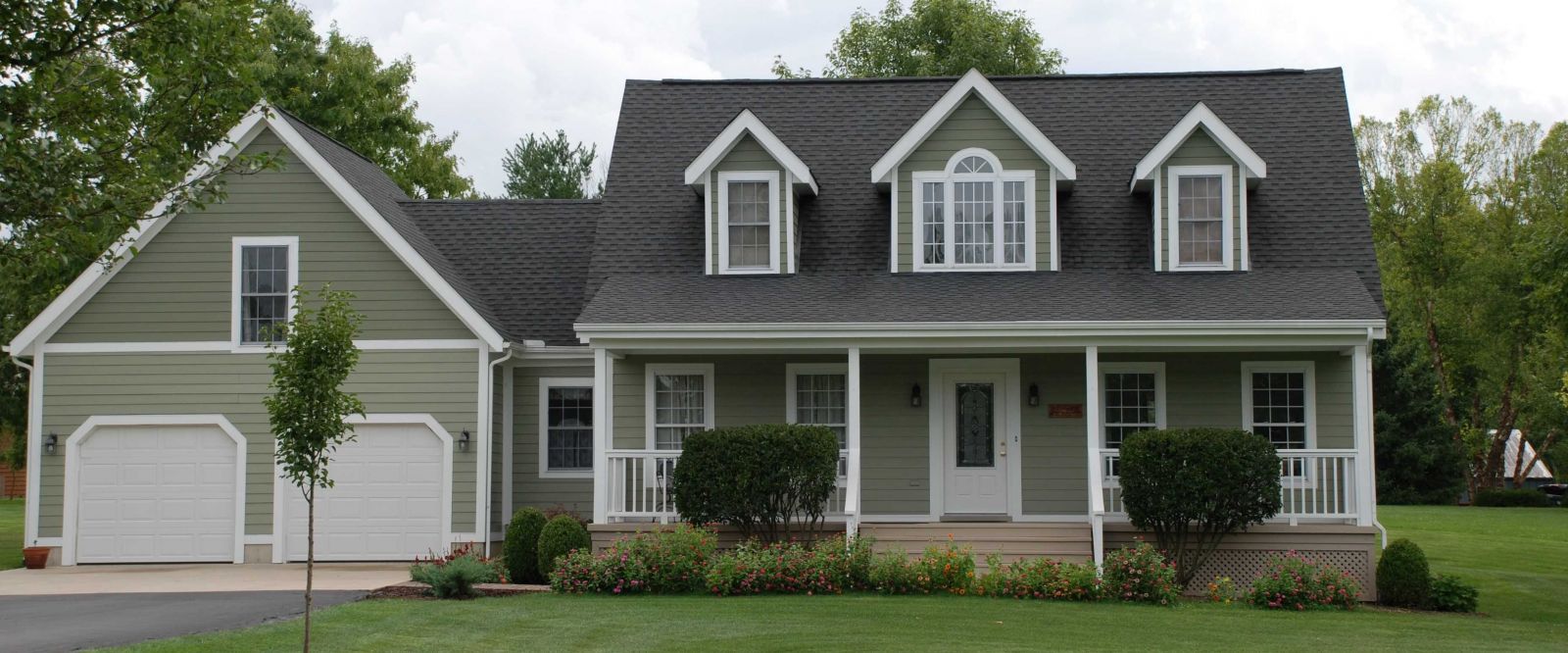 Signs It's Time for a New Roof: A Homeowner's Guide